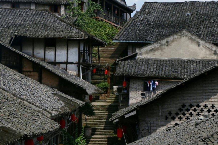 忏悔视频：被称“包工头”的县长受贿4000余万元“肠子都悔青了”